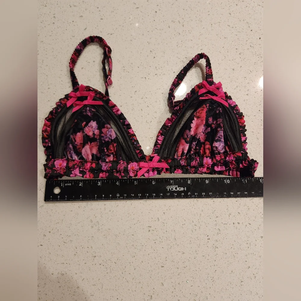 For Love and Lemons X Victoria’s Secret Farrah Bra + Thong set Small‎